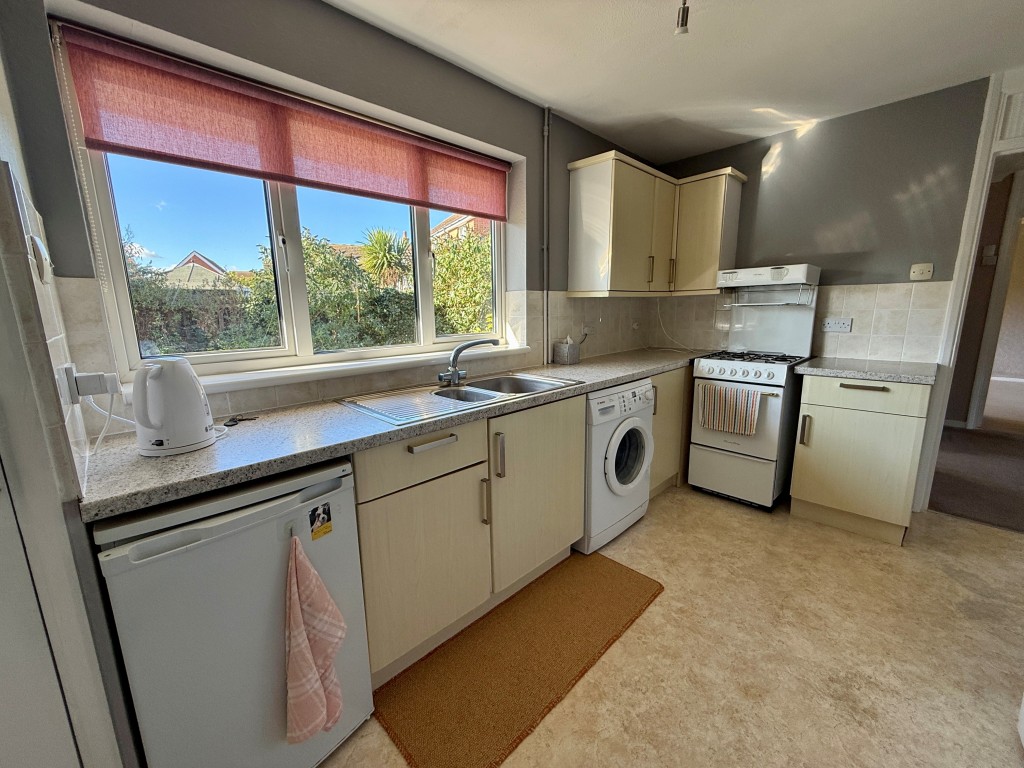 Lot: 116 - DETACHED BUNGALOW FOR REFURBISHMENT AND REPAIR - Kitchen
